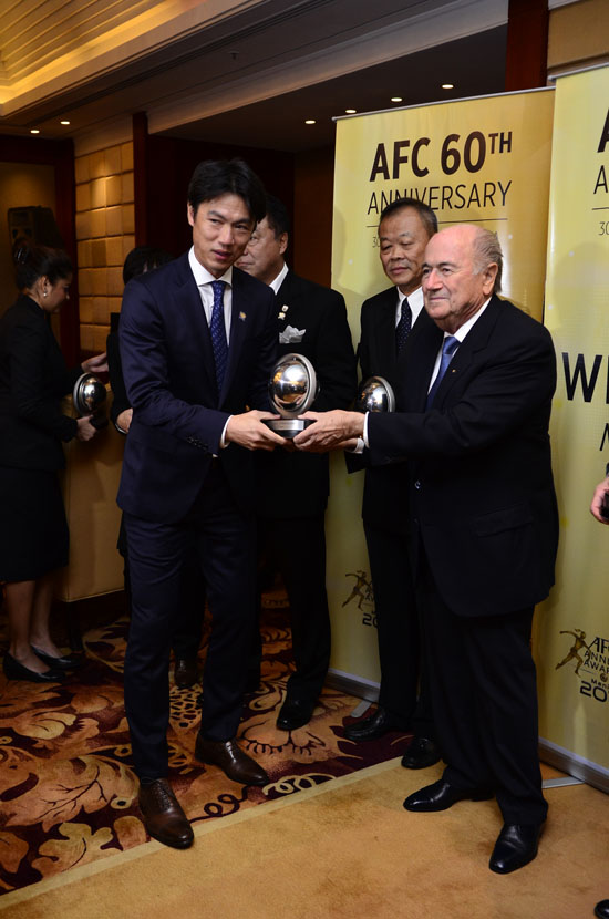 AFC 창립 60주년을 기념해 홍명보 전 축구대표팀 감독이 명예의 전당에 헌액됐다. ⓒ 대한축구협회 제공