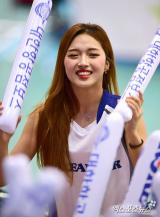 대한항공 치어리더 '눈웃음과 함께 응원'[포토]