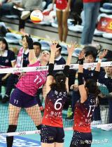 톰시아 '위협적인 스파이크' [포토]