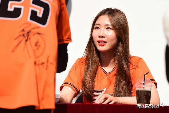 치어리더 박지민 '팬과의 눈맞춤'[엑's HD포토]