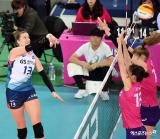 러츠 '터치아웃을 노렸어'[포토]