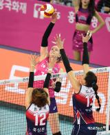 루시아 '살짝'[포토]