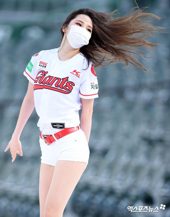 치어리더 최정희 '머리카락 휘날리며'[엑's HD포토]