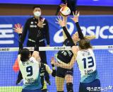 루소 '빈틈 공략'[포토]