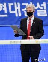 산틸리 감독 '꼼꼼하게 기록'[포토]