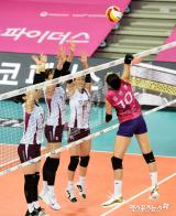 김연경 '블로커 3명쯤이야'[포토]