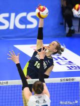 루소 '높은 곳에서 폭격'[포토]