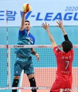 알렉스 '이쪽이 비었어'[포토]