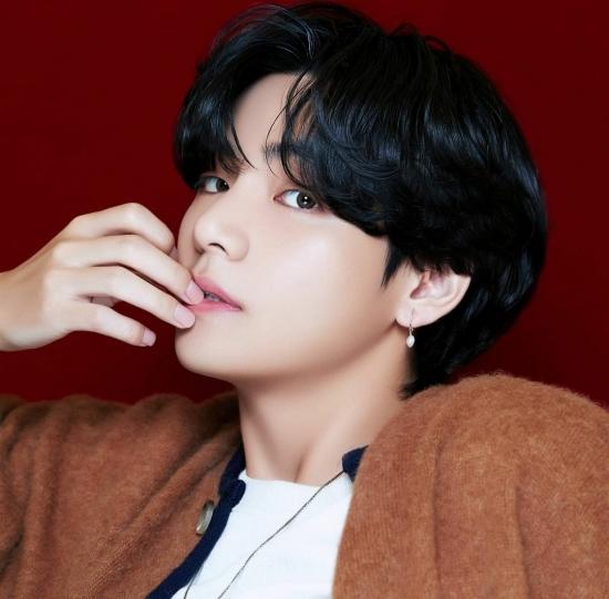 BTS 뷔 팬클럽, 아티스트 생일 축하 위해 전세계서 이벤트 진행 - 뉴스 썸네일 이미지