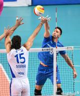 알렉스 '넘긴다'[포토]