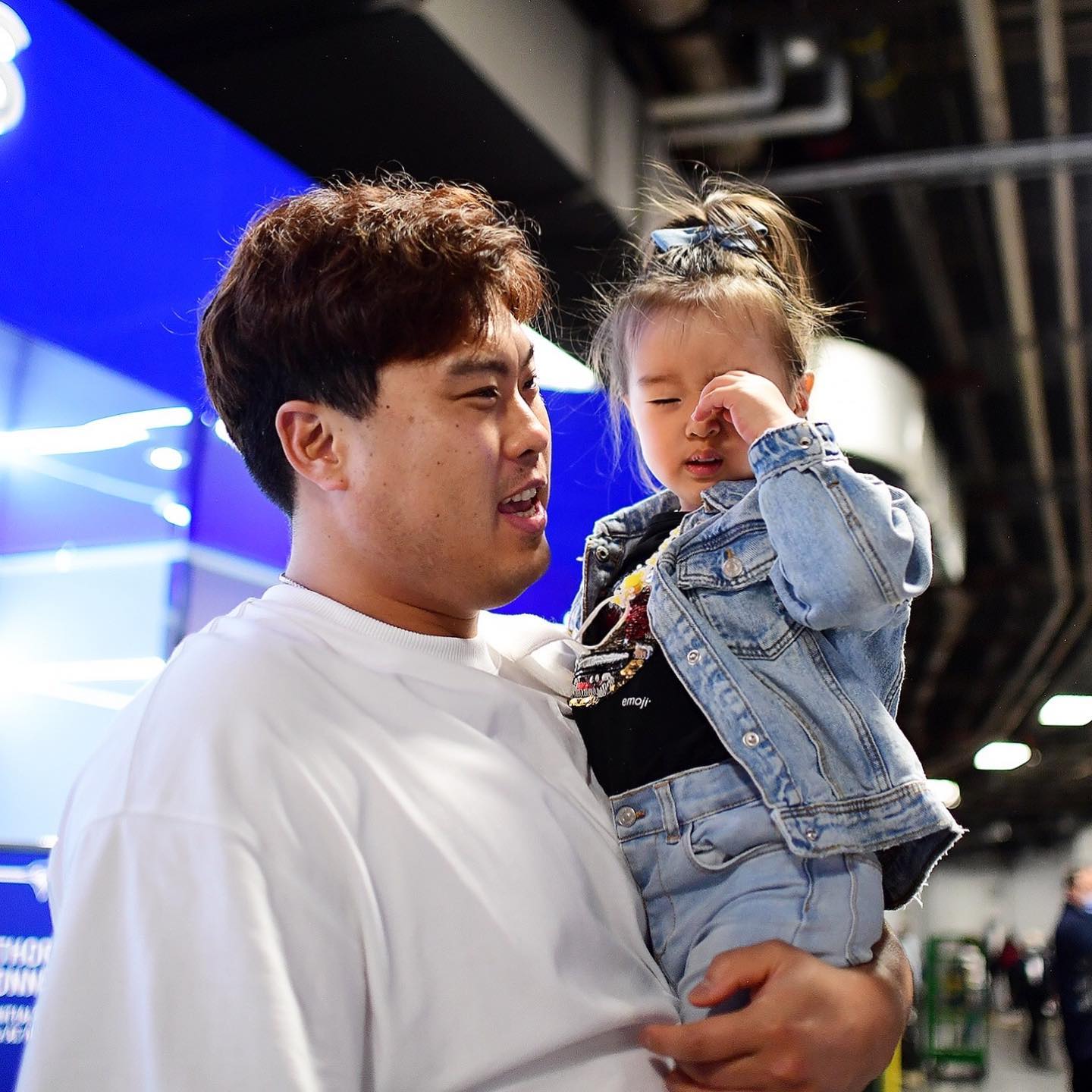 Ryu Hyun-jin, senang menggendong putrinya di Bungeoppang…  Jihyun Bae “Selamat”