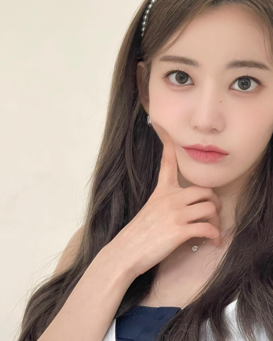 르세라핌 사쿠라, 韓 오더니 더 예뻐졌네…"방시혁이 탐낼 만"