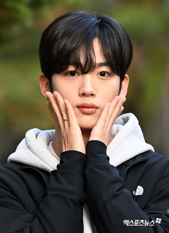 위아이 김요한 '시들지 않는 꽃받침'[엑's HD포토]