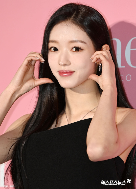 오마이걸 유아 '예쁨 가득한 볼하트'[엑's HD포토]