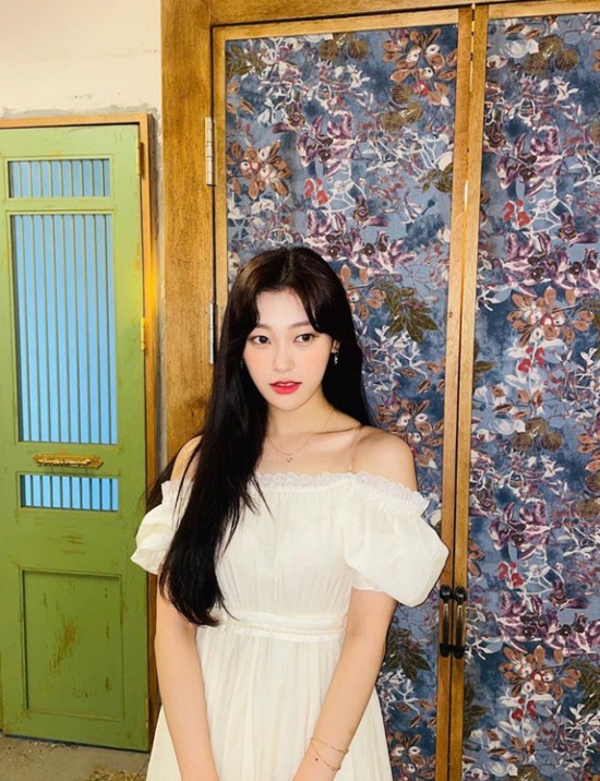 이달의 소녀 최리, 소속사 계약 해지 승소 후 첫 근황 '밝은 미소'