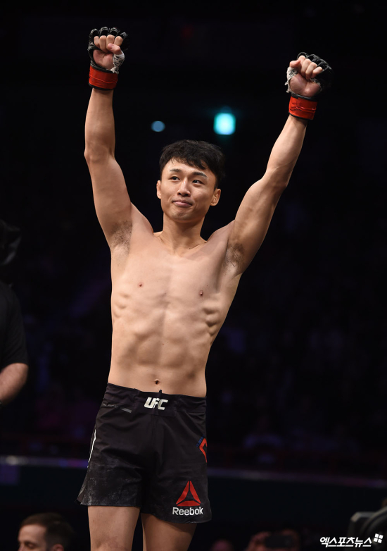 최두호 '헤드 버팅' 논란→무승부…UFC 회장 “절대 아니야, 미친 일"