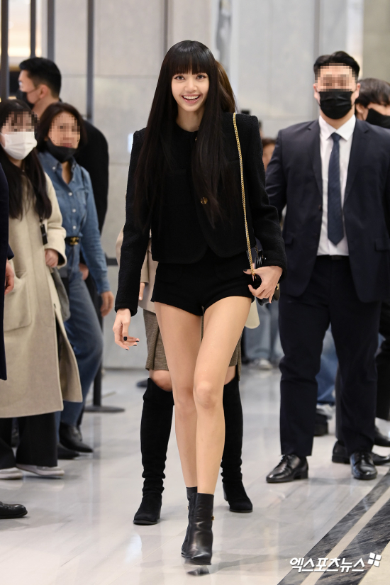 블랙핑크 리사 '놀라운 비율로 백화점 런웨이'[엑's HD포토]