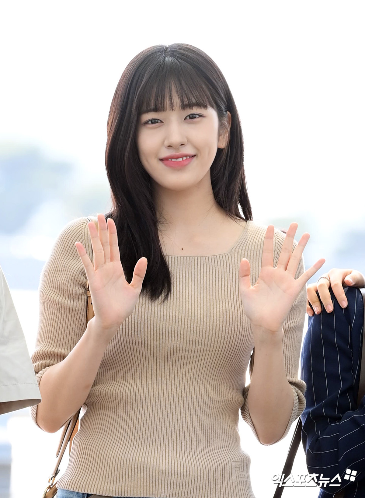 안유진