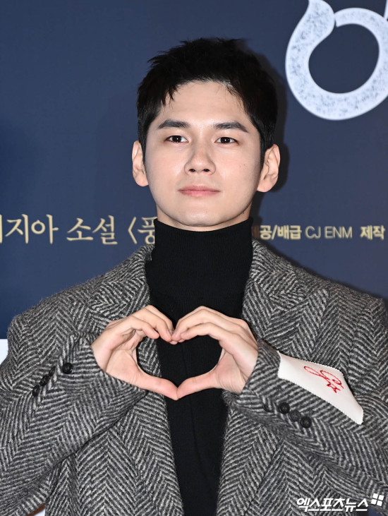 옹성우, 오늘(17일) 육군 현역 입대 