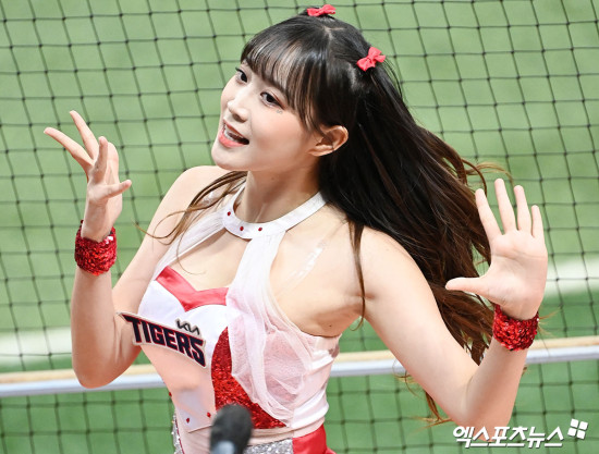 변하율 치어리더 2023년 KIA 타이거즈 붉은색 응원복 퍼포먼스