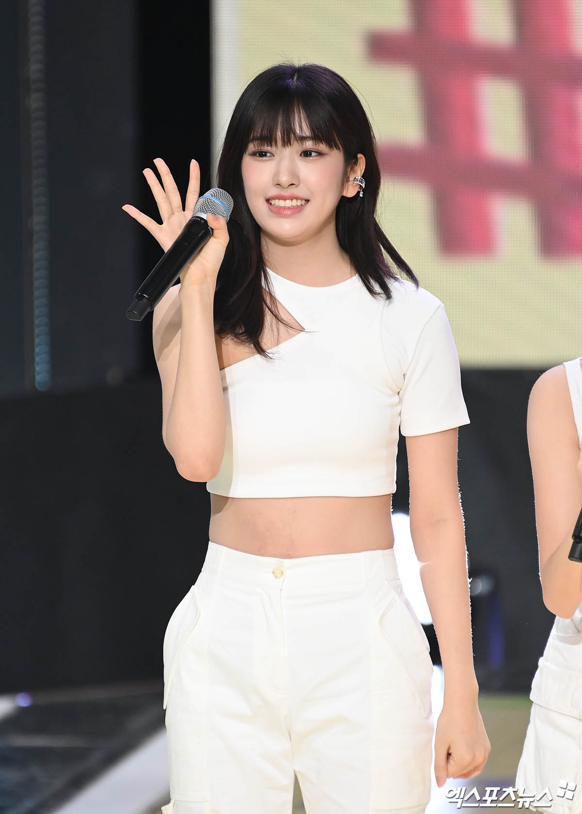 안유진