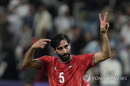 19일 카타르 알와크라 알자누브 스타디움에서 열린 UAE와 팔레스타인의 2023 아시아축구연맹 아시안컵 조별리그 C조 2차전서 자책골을 이끌어낸 팔레스타인의 모하메드 살레. 알와크라 연합뉴스