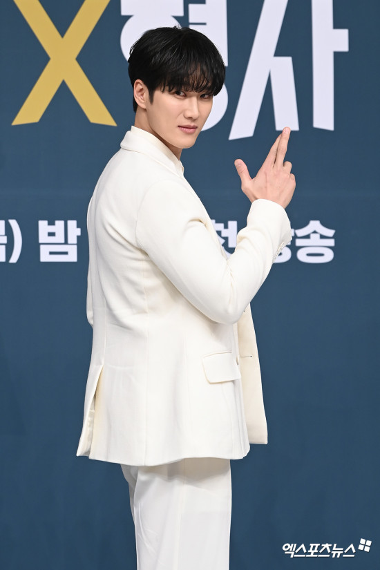 재벌X형사 안보현 SBS 사이다 명성, 이어갈 수 있을지 부담 有 재벌X형사 안보현 &quot;SBS 사이다 명성, 이어갈 수 있을지 부담 有&quot;