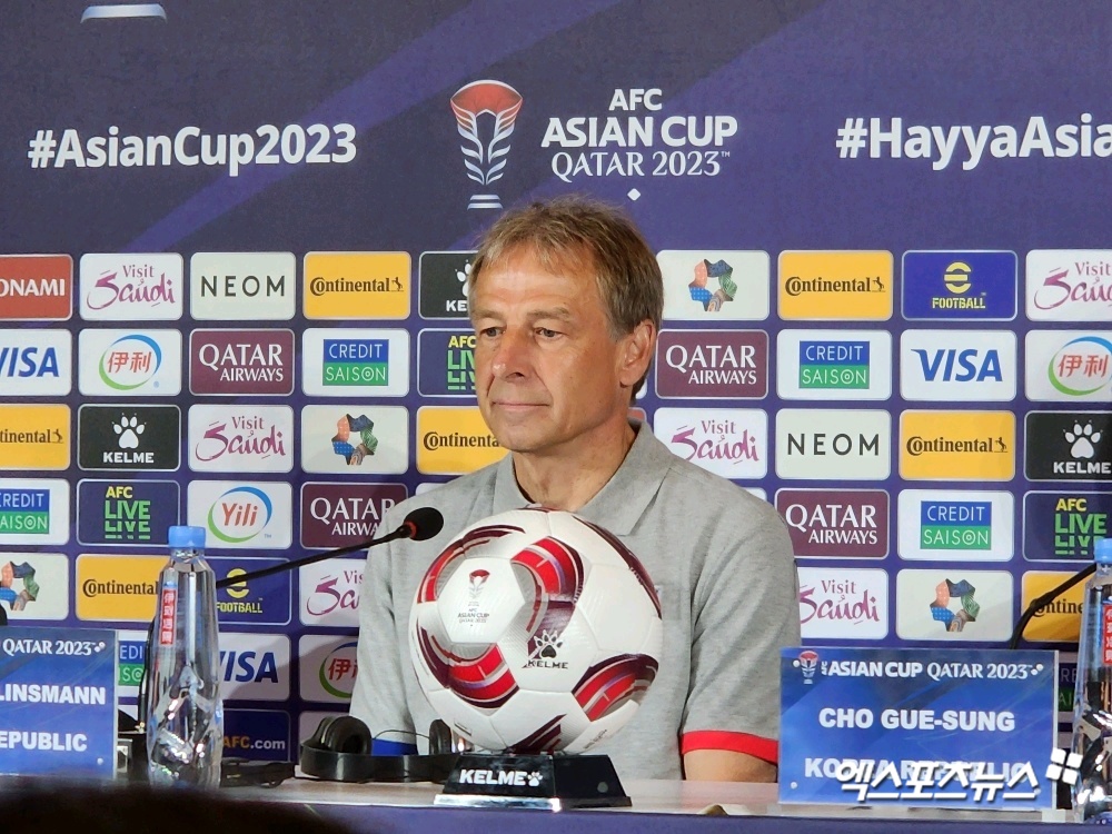 호주와의 2023 아시아축구연맹(AFC) 아시안컵 8강전을 하루 앞둔 한국 위르겐 클린스만 감독이 1일(현지시간) 카타르 도하 메인미디어센터(MMC)에서 공식 기자회견을 하고 있다. 도하 권동환 기자