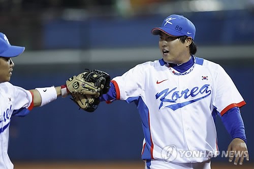2010 광저우 아시안게임에서 한국 야구 대표팀의 금메달 획득을 이끌었던 류현진. 사진 연합뉴스