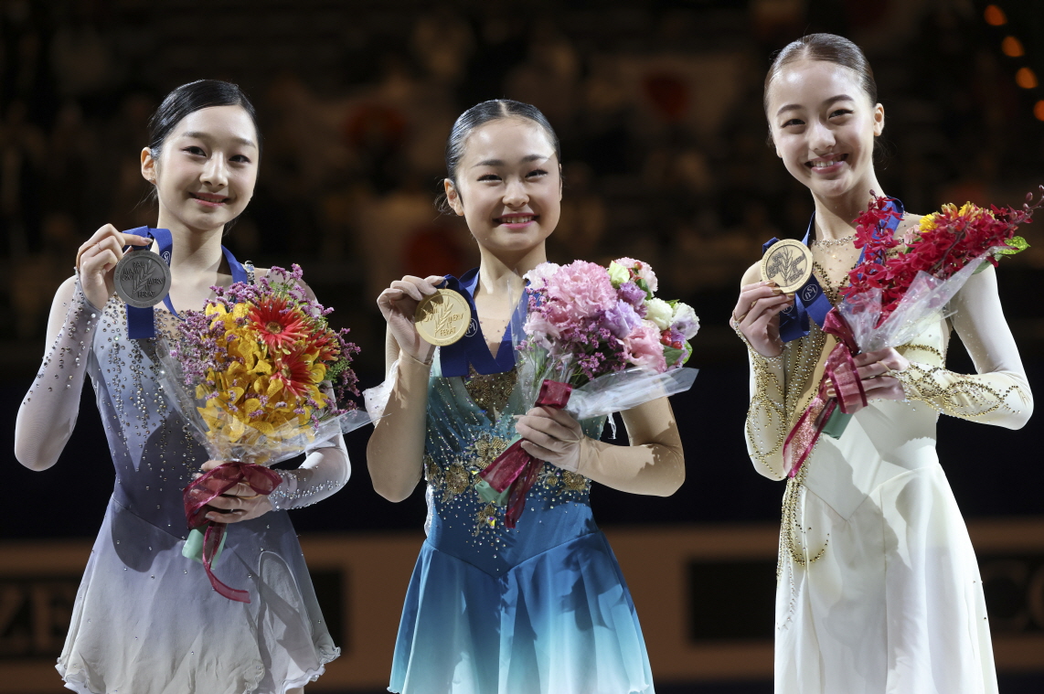 신지아가 1일 대만 타이베이에서 열린 국제빙상경기연맹 2024 피겨 주니어 세계선수권대회 여자 싱글에서 은메달을 따냈다. 신지아는 한국 피겨 최초로 주니어 세계선수권 3회 연속 입상이라는 쾌거를 일궈냈다. 연합뉴스