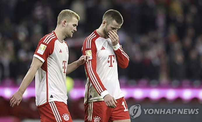 바이에른 뮌헨 수비수 에릭 다이어가 지난 6일 유럽축구연맹 챔피언스리그 16강 2차전 라치오 로마와의 홈 경기에서 김민재를 제치고 풀타임을 소화, 챔피언스리그 이주의 팀에 뽑혔다. 독일 유력기자인 케리 하우도 다이어와 그의 파트너 마테이스 더리흐트 조합이 가장 안정적인 수비 조합이었다며 다이어의 손을 들어줬다. 연합뉴스