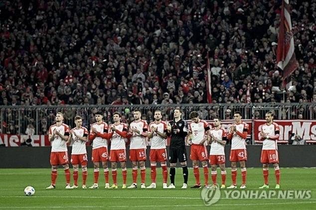 바이에른 뮌헨 수비수 에릭 다이어가 지난 6일 유럽축구연맹 챔피언스리그 16강 2차전 라치오 로마와의 홈 경기에서 김민재를 제치고 풀타임을 소화, 챔피언스리그 이주의 팀에 뽑혔다. 독일 유력기자인 케리 하우도 다이어와 그의 파트너 마테이스 더리흐트 조합이 가장 안정적인 수비 조합이었다며 다이어의 손을 들어줬다. 연합뉴스