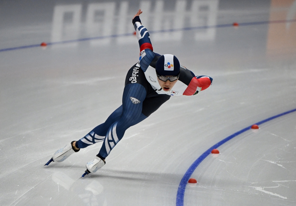 조상혁은 8일부터 이틀간 독일 인젤 막스 아이허 아레나에서 열린 2024 국제빙상연맹 세계스프린트 스피드스케이팅 선수권대회에서 138.070점으로 종합 9위에 올랐다. AP/연합뉴스