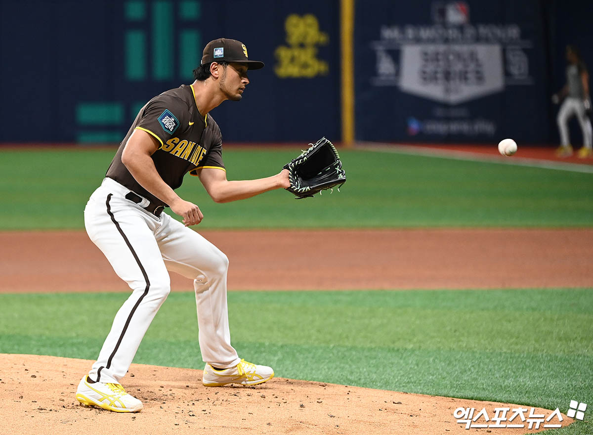 16일 오후 서울 구로구 고척스카이돔에서 2024 메이저리그 월드투어 서울 시리즈 샌디에이고 파드리스 훈련이 진행됐다. 샌디에이고 다르빗슈가 훈련을 하고 있다. 엑스포츠뉴스DB