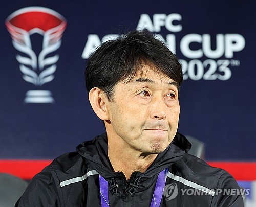 이시이 태국 축구 국가대표팀 감독이 20일 서울월드컵경기장에서 대한민국과의 경기 전 기자회견에 참석해 강팀 한국을 상대로 도전하겠다고 말했다. 연합뉴스