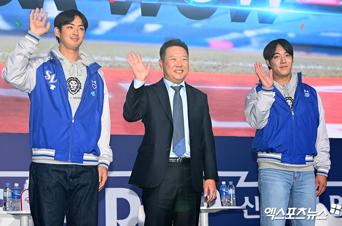 왼쪽부터 삼성 라이온즈 구자욱, 박진만 감독, 원태인. 소공동, 김한준 기자