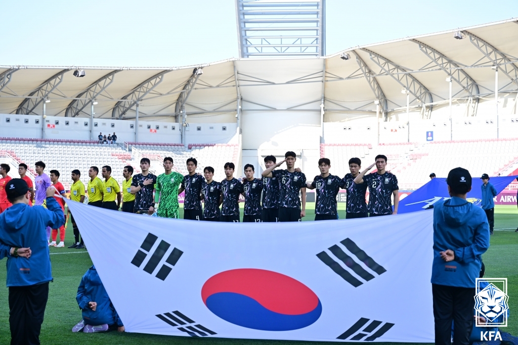 한국이 이영준의 멀티골을 앞세워 중국을 2-0으로 격파, 2연승을 내달렸다. 또한 한국은 이번 맞대결에서도 중국에 승리를 거두며 중국에 다시 한번 공한증을 안겼다. 사진 대한축구협회