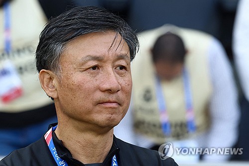 중국 23세 이하(U-23) 축구 국가대표팀의 청 야오둥 감독이 한국과의 경기에서 여러 차례 기회를 만들었음에도 불구하고 그 기회를 득점으로 연결하지 못한 점을 두고 아쉬워했다. 사진 연합뉴스