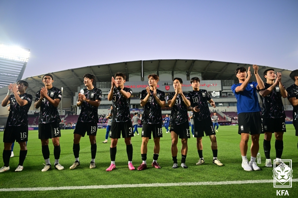 황선홍 감독이 이끄는 대한민국 U-23 축구대표팀(올림픽 대표팀)은 2024 AFC U-23 아시안컵 겸 2024 파리 올림픽 아시아 최종예선에서 2연승을 거두며 조기에 8강 진출을 확정 지었다. 사진 대한축구협회