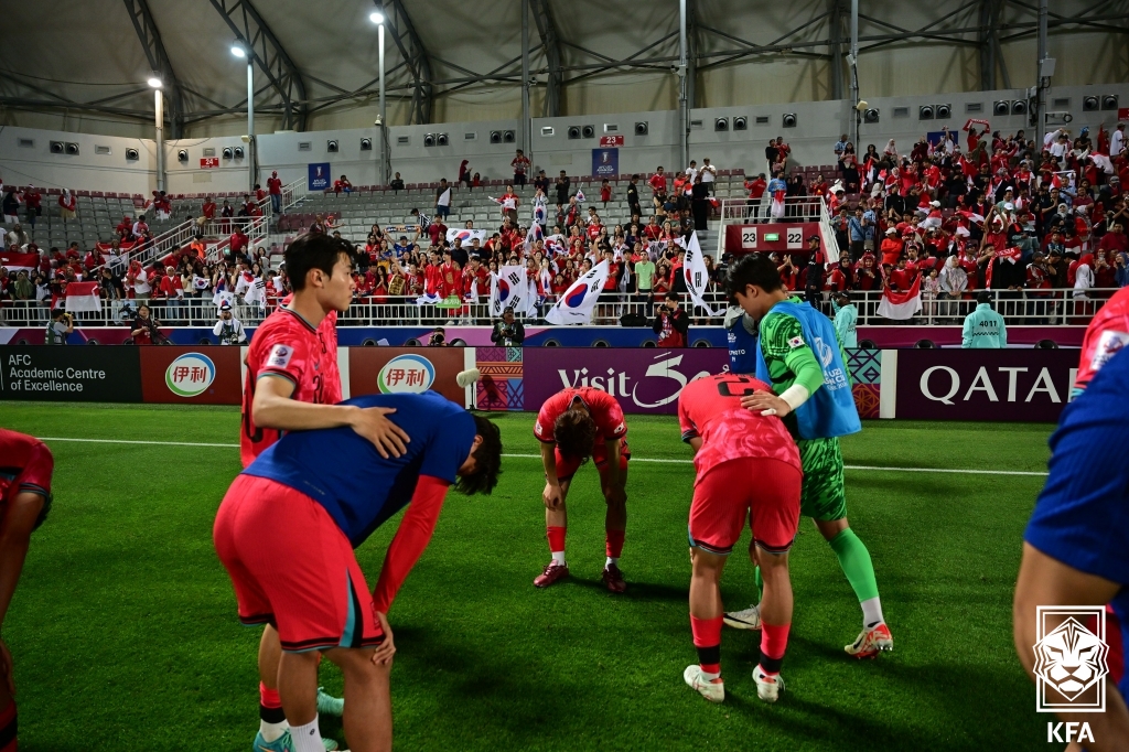 인천이 1일 인천축구전용경기장에서 열린 전북 현대와의 하나은행 K리그1 2024 10라운드 맞대결에서 델브리지, 김도혁, 무고사의 연속골로 3-0 완승을 거뒀다. 이날 홍시후는 5경기 만에 K리그1 선발 복귀전을 치렀다. 그는 지난 4월 카타르에서 열린 2024 아시아축구연맹(AFC) U-23 아시안컵 출전을 위해 4월 3일 광주 원정 이후 전지훈련지인 아랍에미리트로 향했다.   홍시후는 U-23. 아시안컵에서 중국과의 조별리그 2차전을 제외하고 전 경기 선발 출장했다. 공격포인트는 기록하지 못했다.   황선홍 감독이 이끌었던 대한민국 U-23 축구 대표팀은 지난달 26일 대회 8강에서 인도네시아에 승부차기 패배를 당하며 2024 파리 올림픽 본선 진출에 실패했다. 한국 남자 축구는 40년 만에 올림픽 본선 진출에 실패했다. 대한축구협회