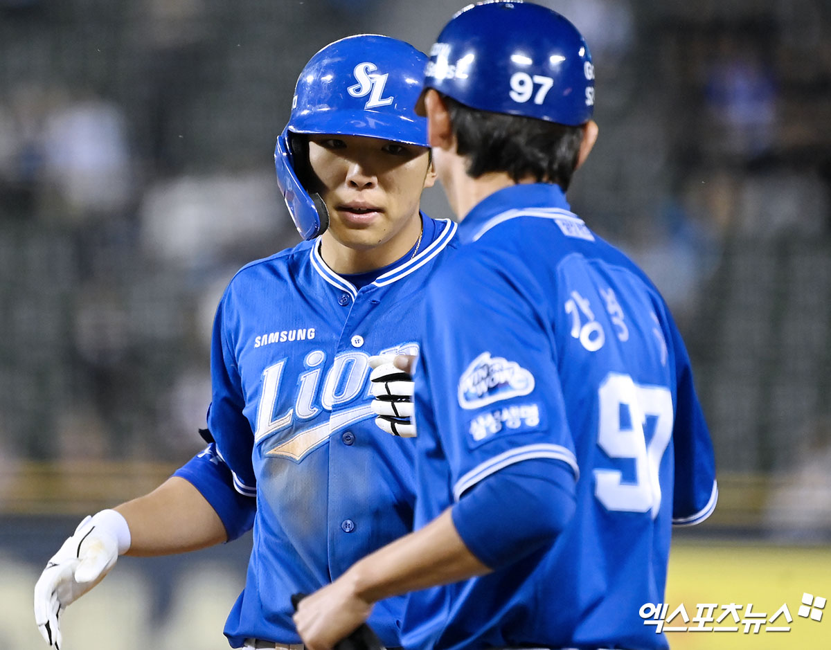 삼성 라이온즈 3년차 내야수 김영웅. 5월 2일 서울 잠실야구장에서 열린 2024 신한 SOL Bank KBO리그 두산 베어스와 팀 간 5차전에 7번타자 겸 유격수로 선발출전, 4타수 3안타 1타점을 기록하면서 삼성의 4-2 승리에 힘을 보탰다. 사진 김한준 기자