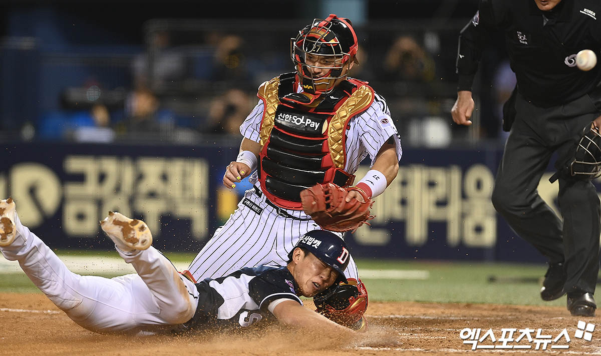 전민재는 3일 잠실구장에서 열린 '2024 신한 SOL Bank KBO 리그' LG 트윈스와 주말 3연전 첫 번째 맞대결에서 4회말 김재호를 대신해 대수비로 교체 출전했다. 선발로 나서지 않았지만, 멀티히트를 때려내며 팀의 6-4 승리에 힘을 보탰다. 잠실, 박지영 기자