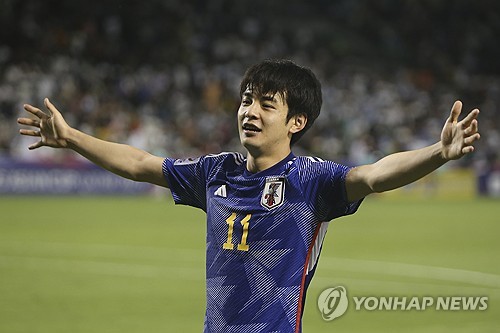 일본 23세 이하(U-23) 축구대표팀이 4일 카타르 도하 자심 빈 하마드 경기장에서 열린 2024 아시아축구연맹(AFC) U-23 아시안컵 결승에서 우즈베키스탄을 1-0으로 누르고 2016년에 이어 이 대회 통산 두 번째 우승을 차지했다. 일본과 우즈베키스탄, 이라크가 아시아를 대표해 오는 7월 파리 올림픽 남자축구 본선에 참가하며, 신태용 감독이 이끄는 인도네시아는 9일 아프리카 기니와의 플레이오프에서 이기면 올림픽 출전이 확정된다. 연합뉴스
