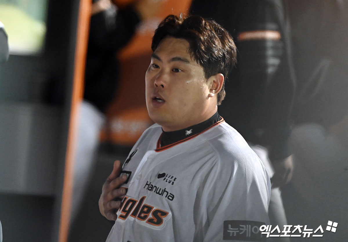 류현진은 8일 사직구장에서 열릴 '2024 신한 SOL Bank KBO 리그' 롯데 자이언츠와 맞대결에서 선발 등판할 예정이다. 엑스포츠뉴스 DB