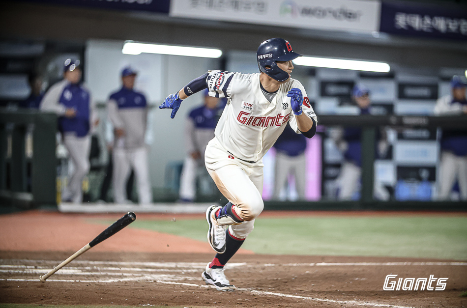 이학주는 11일 사직구장에서 열릴 '2024 신한 SOL Bank KBO 리그' LG 트윈스와 주말 3연전 두 번째 경기를 앞두고 1군에 콜업. 9번타자 유격수로 선발 출전한다. 롯데 자이언츠