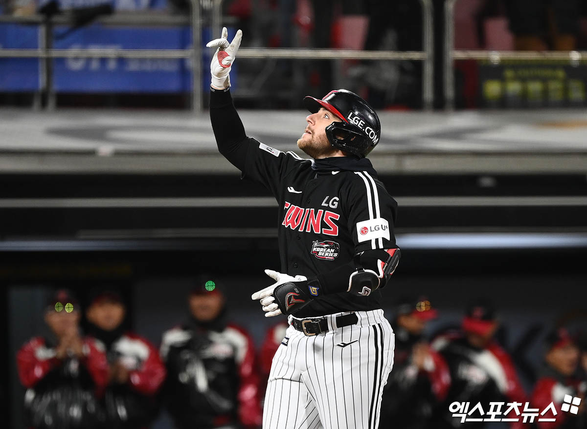 오스틴은 12일 사직구장에서 열린 '2024 신한 SOL Bank KBO 리그' 롯데 자이언츠와 주말 3연전 마지막 경기에서 4번타자 1루수로 선발 출전. 8회초 동점 홈런을 쳐 팀 승리를 견인했다. 엑스포츠뉴스 DB