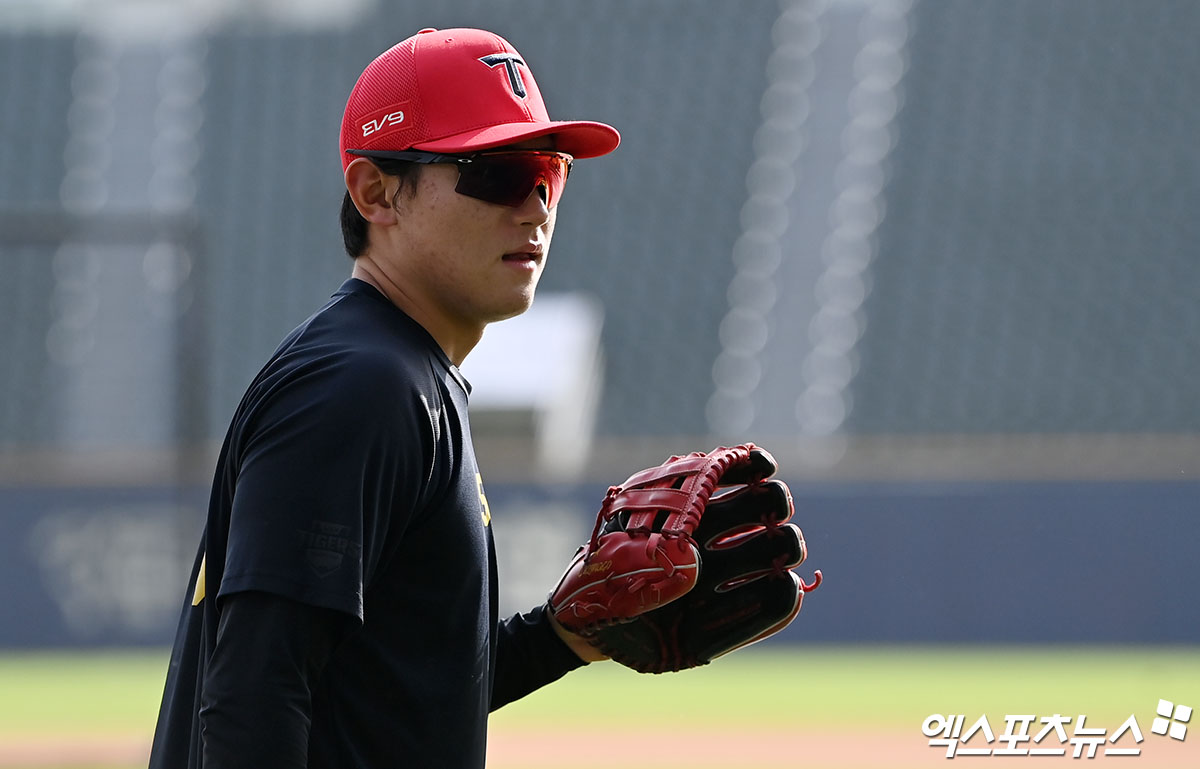 김도영은 17일 창원 NC파크에서 열릴 '2024 신한 SOL Bank KBO 리그' NC와 주말 3연전 첫 번째 경기를 앞두고 손목 통증 탓에 선발 라인업에서 빠졌다. 경기 후반 대타로 대기한다. 엑스포츠뉴스 DB