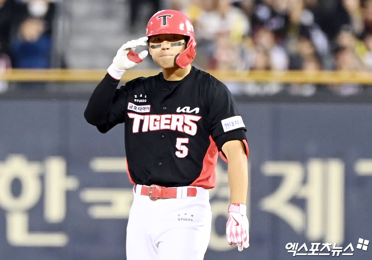 김도영은 17일 창원 NC파크에서 열릴 '2024 신한 SOL Bank KBO 리그' NC와 주말 3연전 첫 번째 경기를 앞두고 손목 통증 탓에 선발 라인업에서 빠졌다. 경기 후반 대타로 대기한다. 엑스포츠뉴스 DB