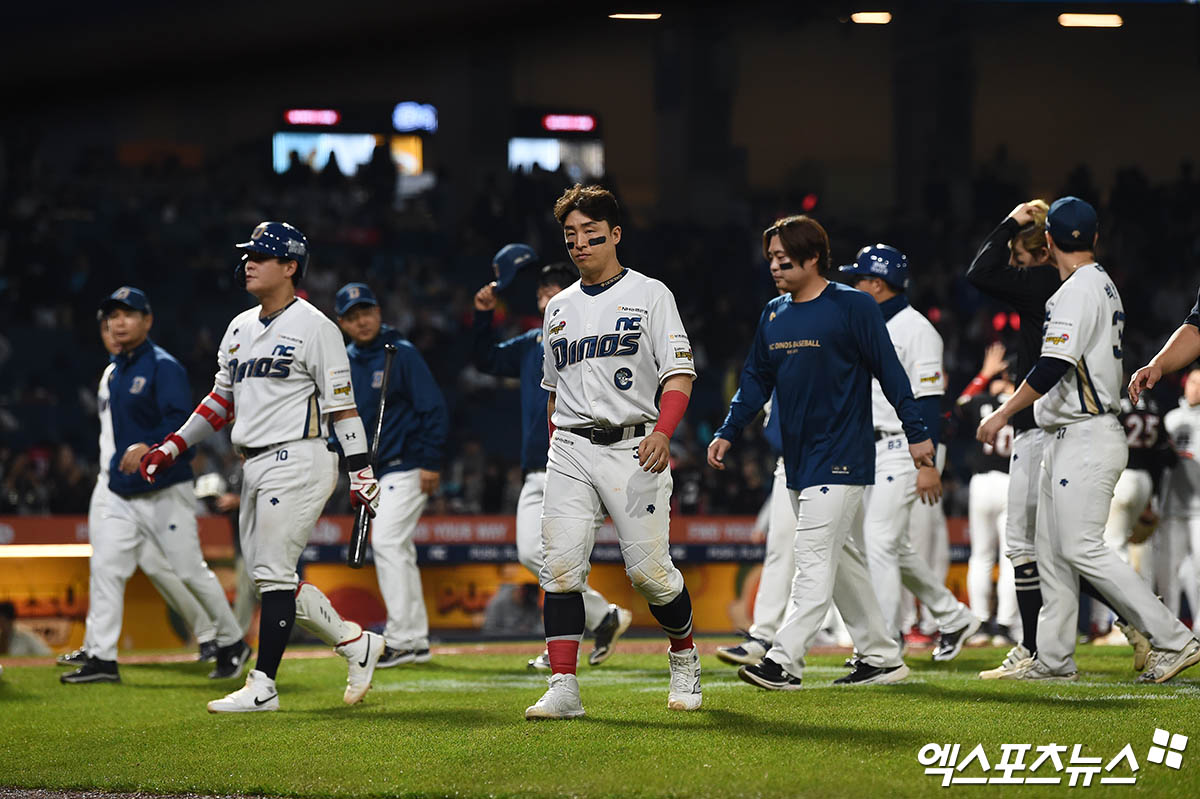 NC는 17일 창원 NC파크에서 열린 '2024 신한 SOL Bank KBO 리그' KIA 타이거즈와 주말 3연전 첫 번째 경기에서 4-7로 패했다. 타선이 터지지 않으며 잔루 10개로 고개 숙였다. 엑스포츠뉴스 DB