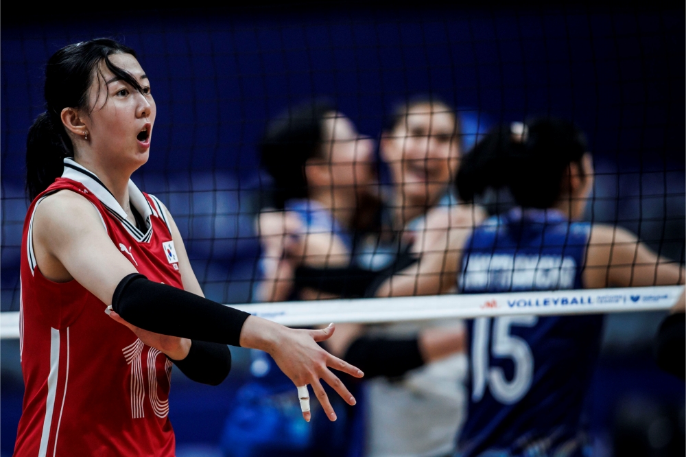 FIVB 랭킹 43위 한국 여자배구 대표팀이 20일 브라질 리우데자네이루 마라카랑지뉴 체육관에서 열린 2024 발리볼네이션스리그 1주 차 마지막 경기에서 13위 태국을 세트스코어 3-1로 제압하고 VNL 30연패를 끊었다. 강소휘가 양 팀 최다인 22득점을 올렸다. FIVB 제공